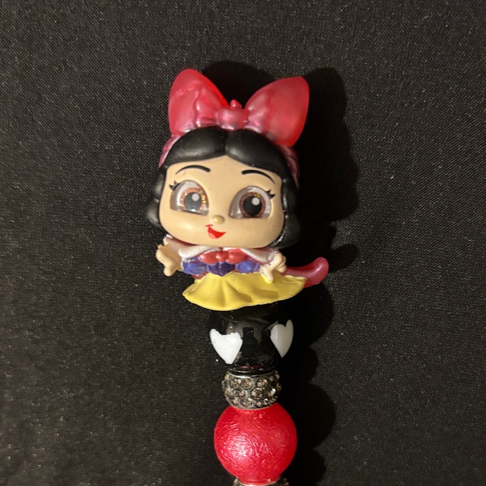 Handmade Disney Doorable Snow White Pen - Picture 4 of 5